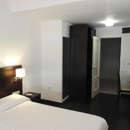 Hostal Meson De Paco Cariñena Exteriér fotografie