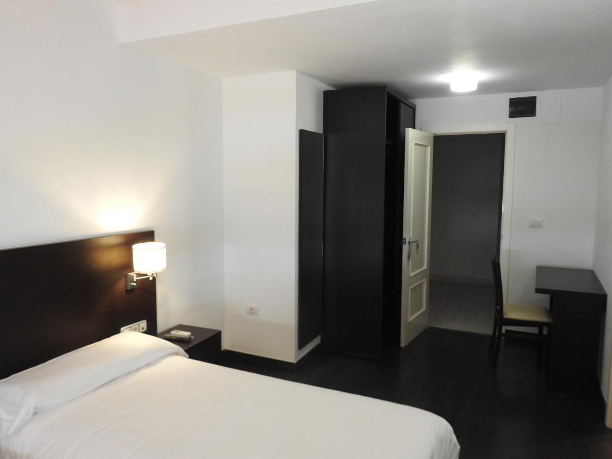 Hostal Meson De Paco Cariñena Exteriér fotografie