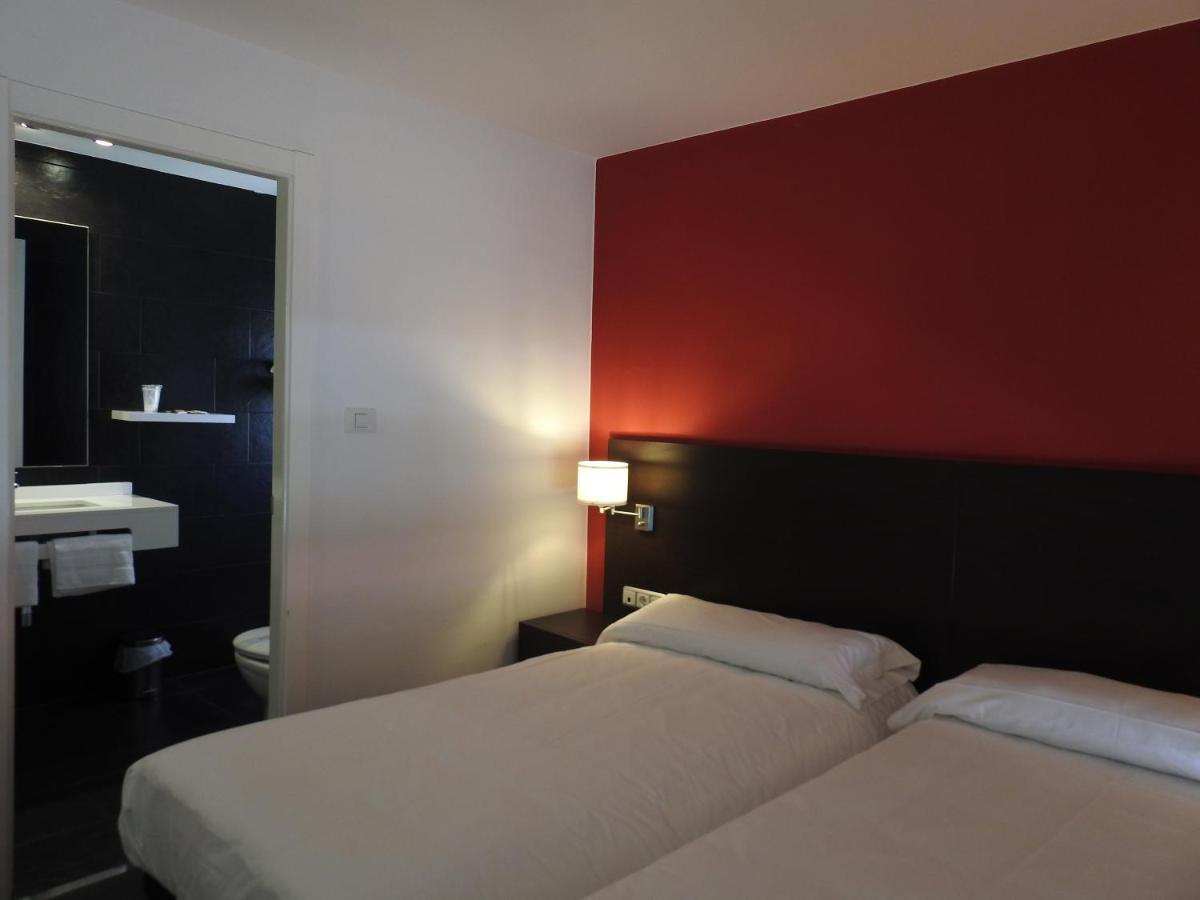 Hostal Meson De Paco Cariñena Exteriér fotografie