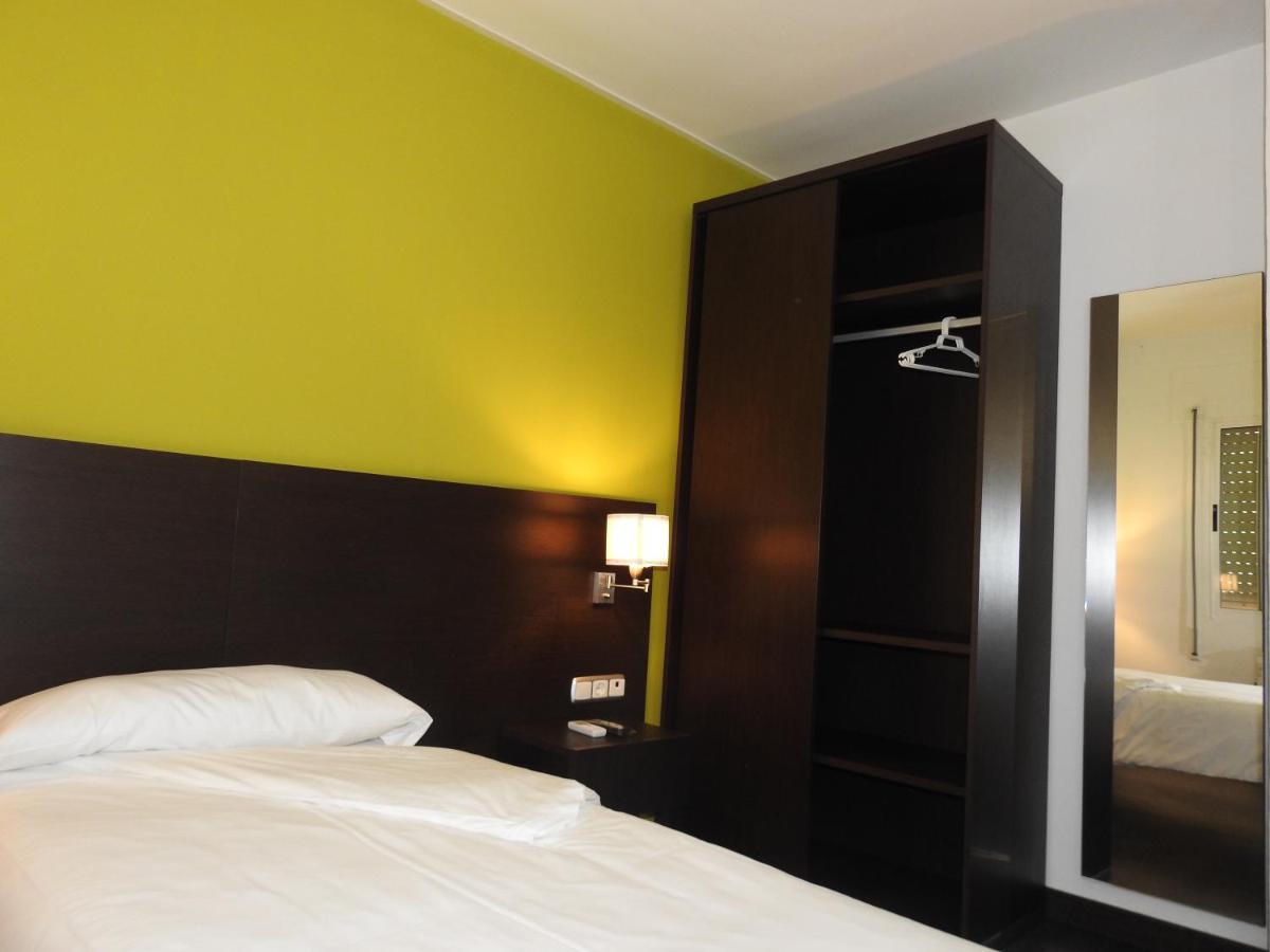 Hostal Meson De Paco Cariñena Exteriér fotografie