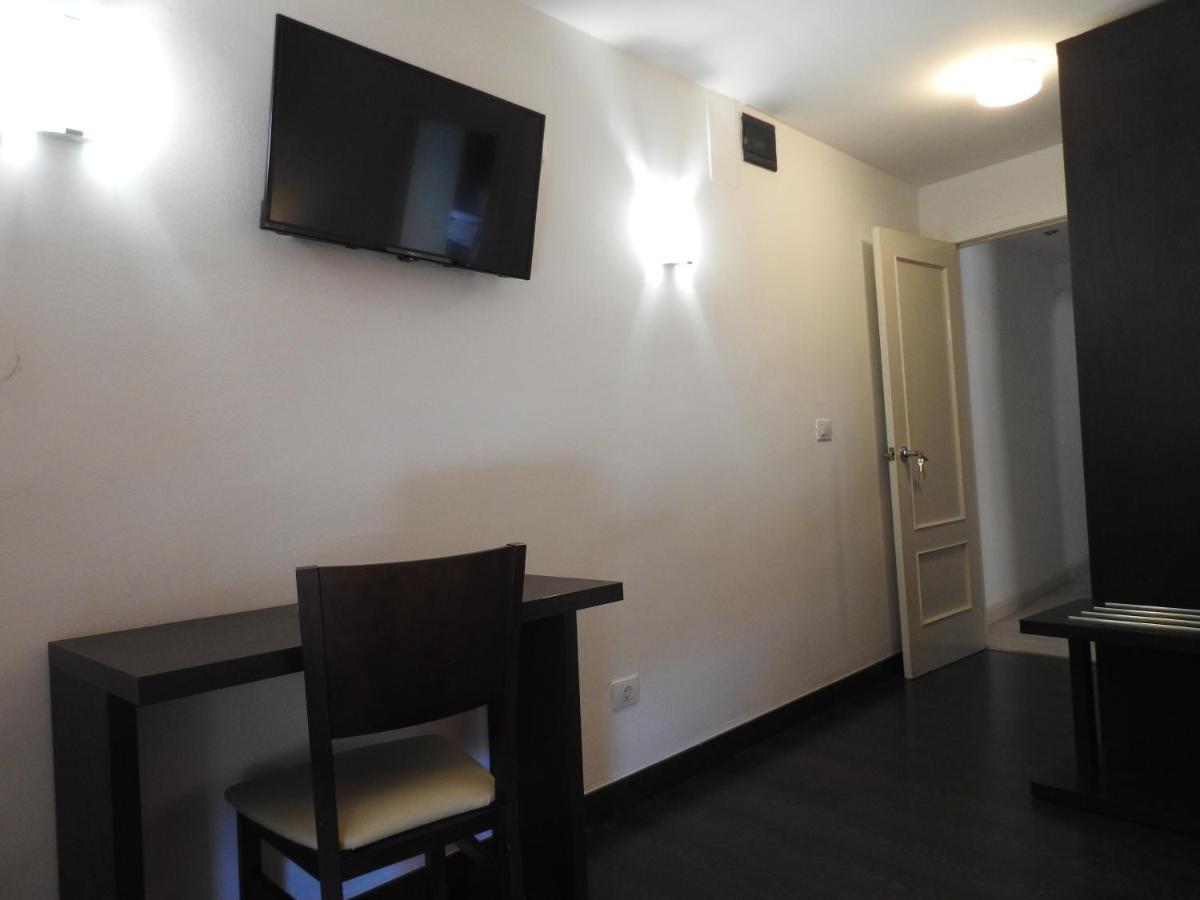 Hostal Meson De Paco Cariñena Exteriér fotografie