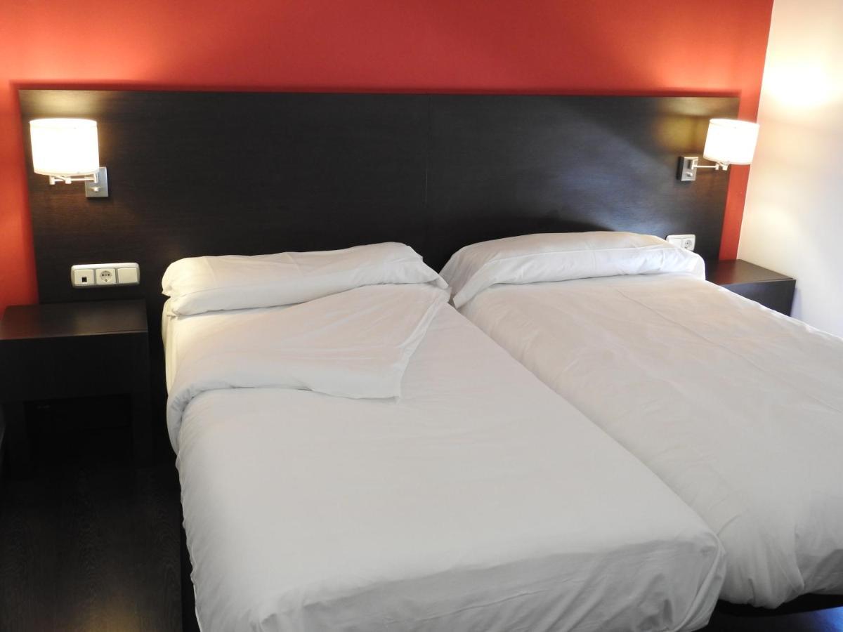 Hostal Meson De Paco Cariñena Exteriér fotografie