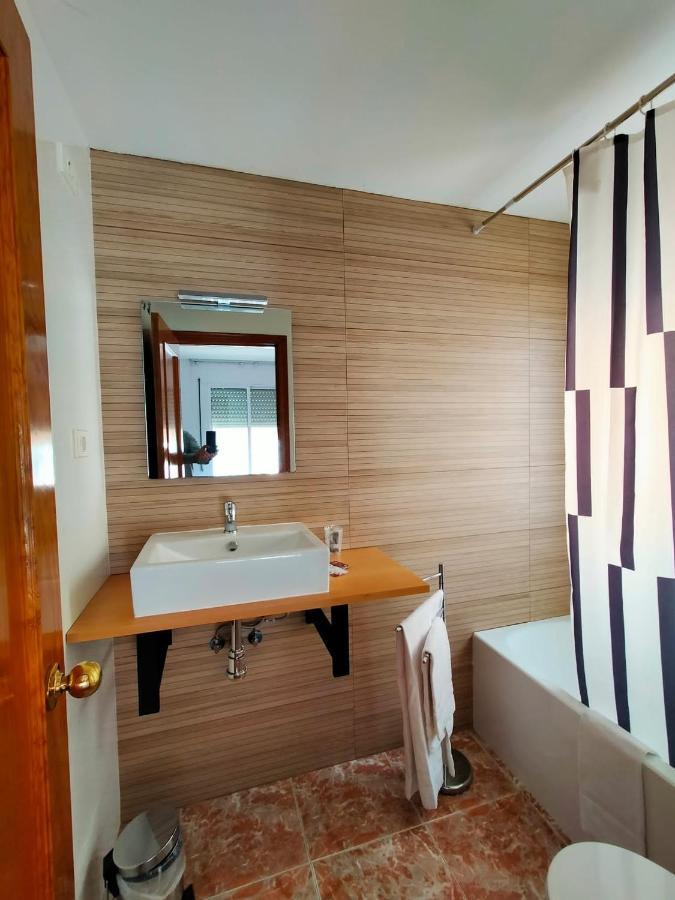 Hostal Meson De Paco Cariñena Exteriér fotografie